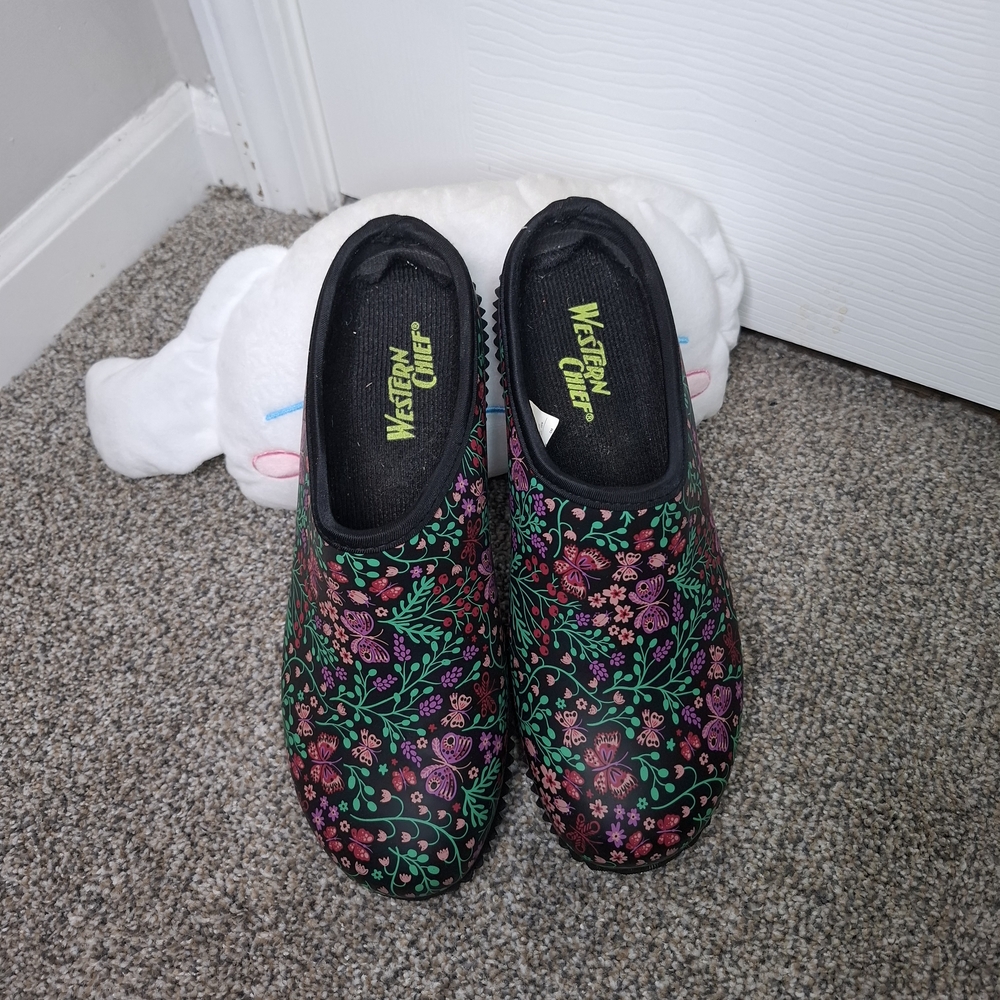 Western Chief  Floral Clogs - Black and Pink